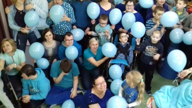 SOLIDARNIE Z OSOBAMI Z AUTYZMEM…