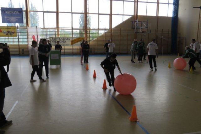 VIII  Olimpiada Specjalna Osób Niepełnosprawnych Intelektualnie organizowana przez Koło PSOUU w Kamieniu 